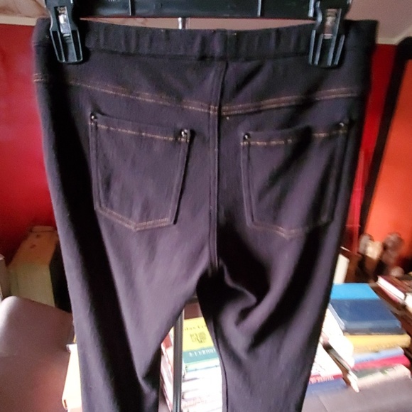 Hue Bkack stretch pants - Picture 3 of 3